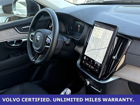 Certified 2025 Volvo XC90 B6 Plus image 37