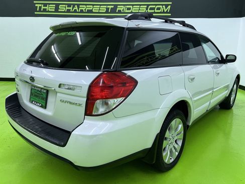 Used 2009 Subaru Outback 2.5i Limited AWD/4WD image 9