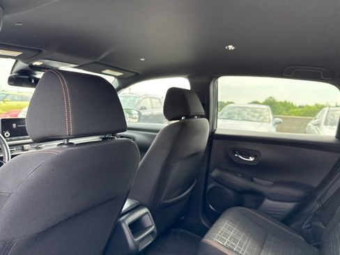 Used 2024 Honda HR-V Sport image 11