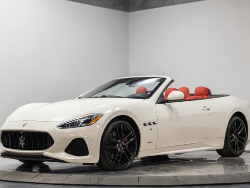 Used 2018 Maserati GranTurismo Sport image 2