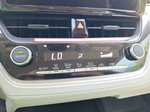 Used 2026 Toyota Corolla Cross LE FWD image 26