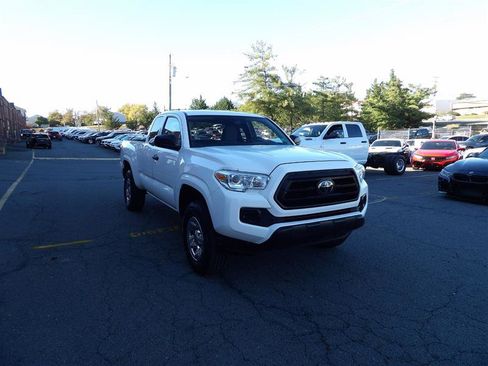 Used 2021 Toyota Tacoma 2WD Access Cab image 2