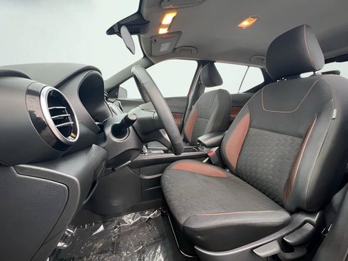 Used 2021 Nissan Kicks SR image 17