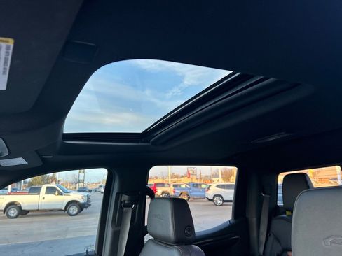 Used 2024 GMC Sierra 1500 AT4 w/ Technology Package image 17