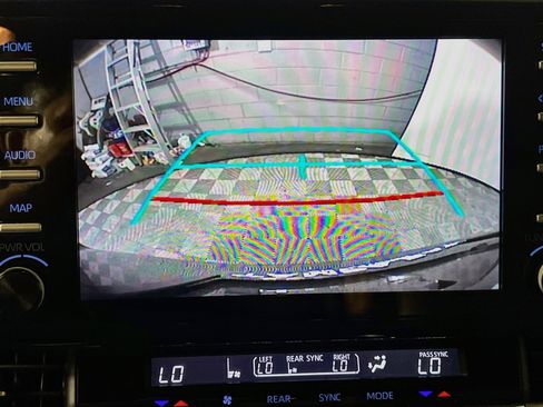 Used 2021 Toyota Sienna XLE FWD image 28