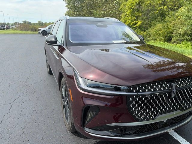Used 2024 Lincoln Nautilus Reserve AWD/4WD image 7