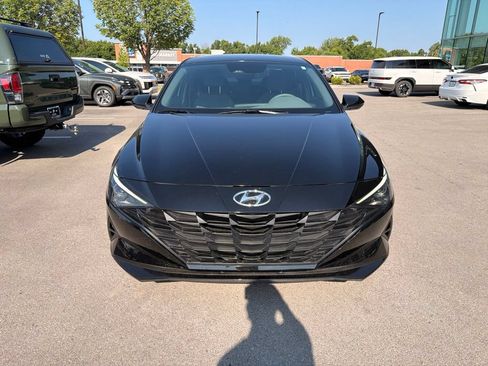 Certified 2022 Hyundai Elantra Blue w/ Cargo Package FWD image 16