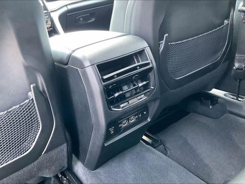 Used 2023 Jeep Grand Cherokee Limited RWD image 12