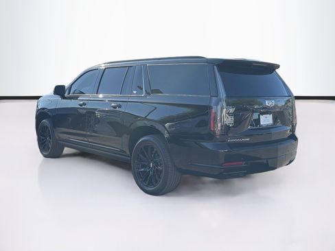 Used 2025 Cadillac Escalade ESV Sport w/ Touring Package AWD/4WD image 7