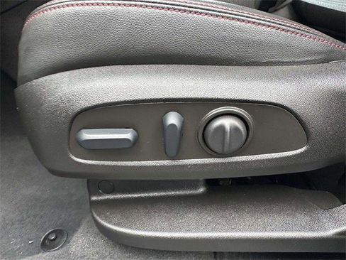 Certified 2022 Chevrolet Equinox RS w/ RS Leather Package image 22