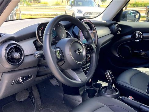 Used 2022 MINI Cooper 4-Door Hardtop FWD image 14