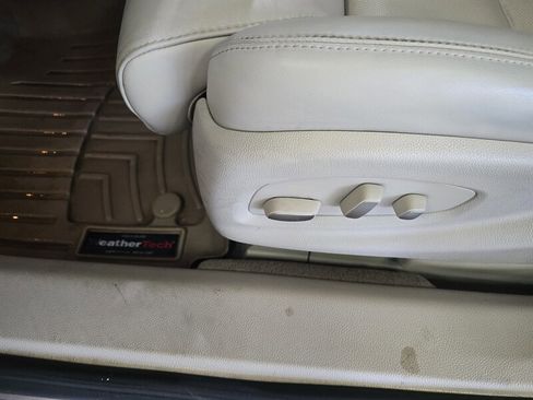 Used 2014 Cadillac XTS Luxury w/ Driver Awareness Package image 17