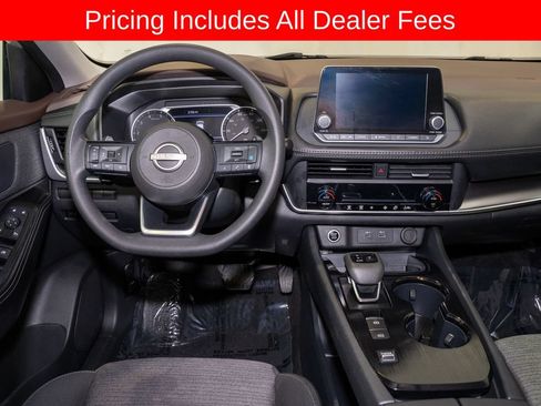 Used 2023 Nissan Rogue SV FWD image 6