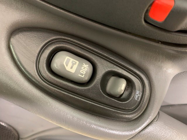 Used 2003 Pontiac Grand Am SE FWD image 28