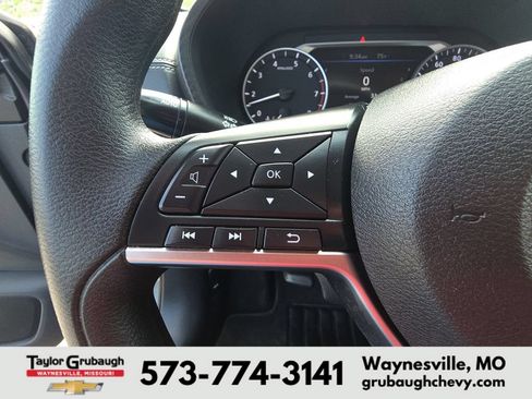 Used 2024 Nissan Sentra SV FWD image 18