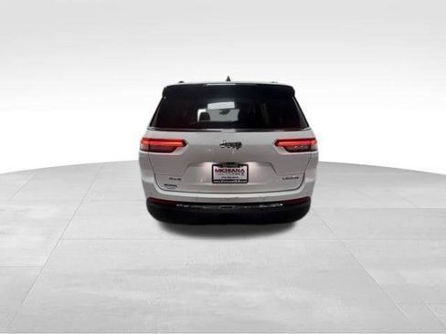 Certified 2023 Jeep Grand Cherokee L Laredo AWD/4WD image 9