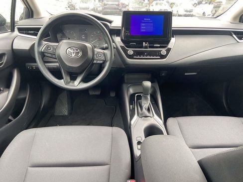 Used 2025 Toyota Corolla LE w/ Convenience Package FWD image 11