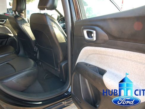 Used 2024 Jeep Compass Latitude AWD/4WD image 15
