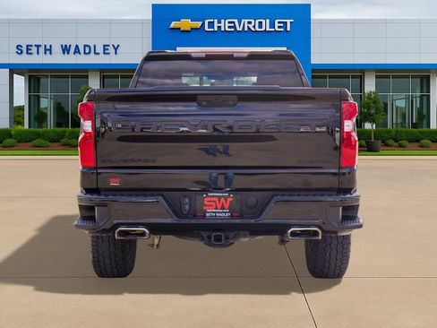 Used 2021 Chevrolet Silverado 1500 Custom Trail Boss w/ LPO, Dark Essentials Package image 6