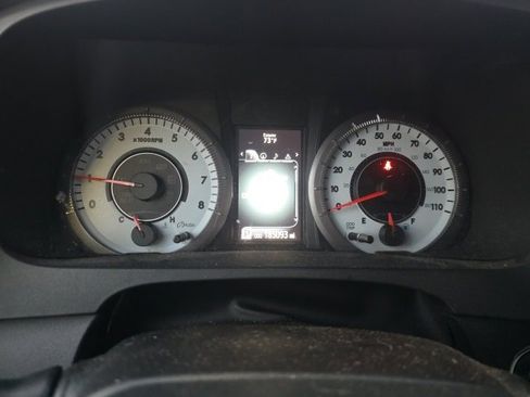 Used 2017 Toyota Sienna SE Premium image 16