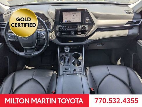 Certified 2024 Toyota Highlander XLE AWD/4WD image 6