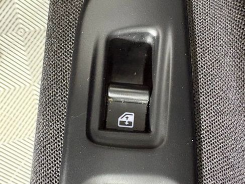 Used 2018 Jeep Renegade Latitude w/ Popular Equipment Group AWD/4WD image 44