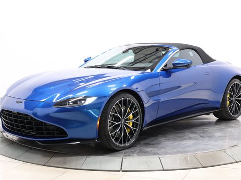 Used 2023 Aston Martin V8 Vantage Roadster RWD image 86