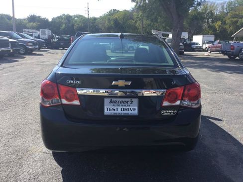Used 2016 Chevrolet Cruze LT w/ Sun And Sound Package FWD image 4