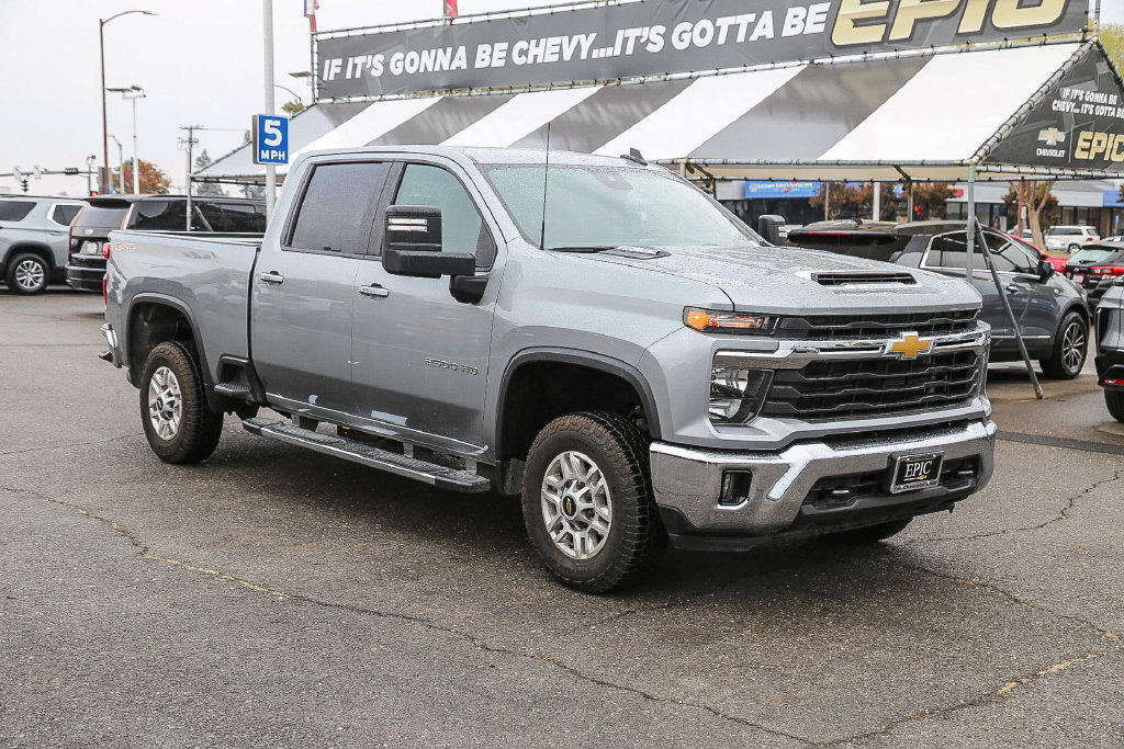 Used 2025 Chevrolet Silverado 2500 LT w/ Convenience Package AWD/4WD image 5