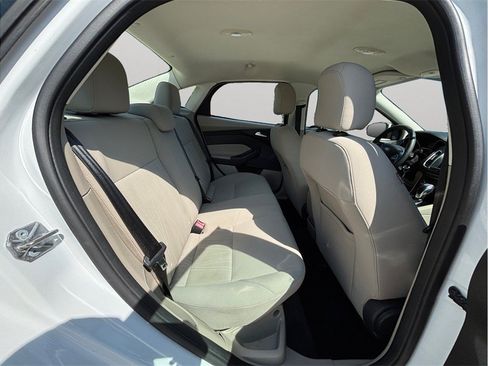 Used 2015 Ford Focus SE FWD image 30