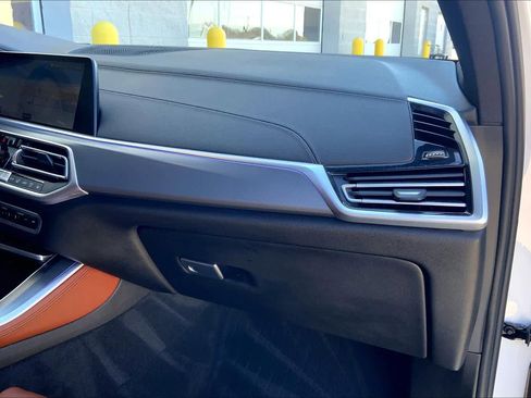 Used 2022 BMW X5 xDrive40i w/ Premium Package image 17