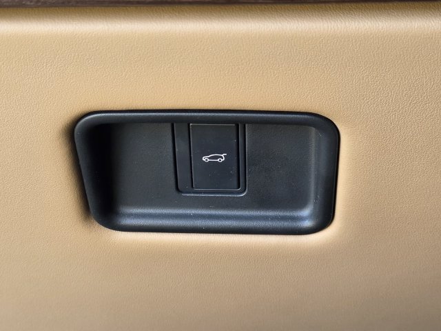 Used 2024 Land Rover Range Rover SE AWD/4WD image 38