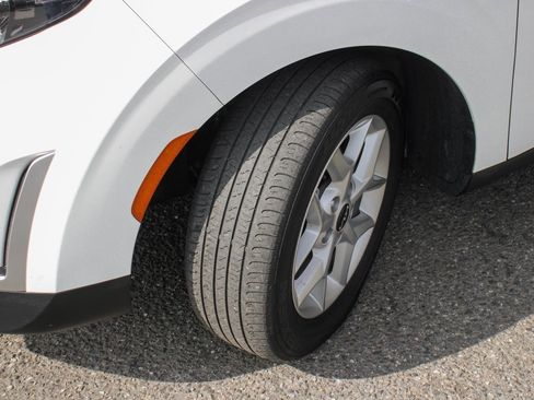 Used 2023 Kia Soul S image 40