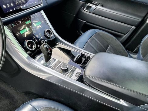 Used 2020 Land Rover Range Rover Sport HST image 15