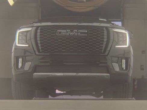 Used 2023 GMC Yukon Denali Ultimate image 8
