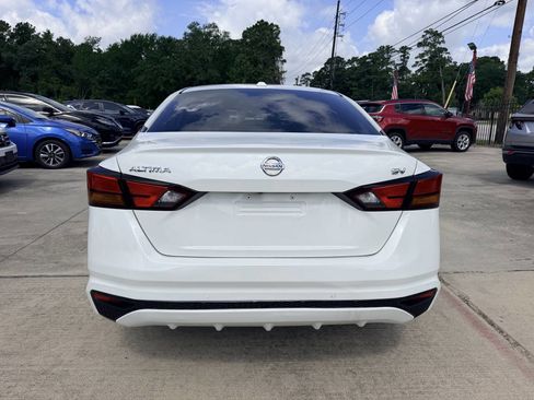 Used 2024 Nissan Altima 2.5 SV AWD/4WD image 6