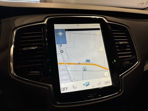 Used 2017 Volvo XC90 T5 R-Design image 18