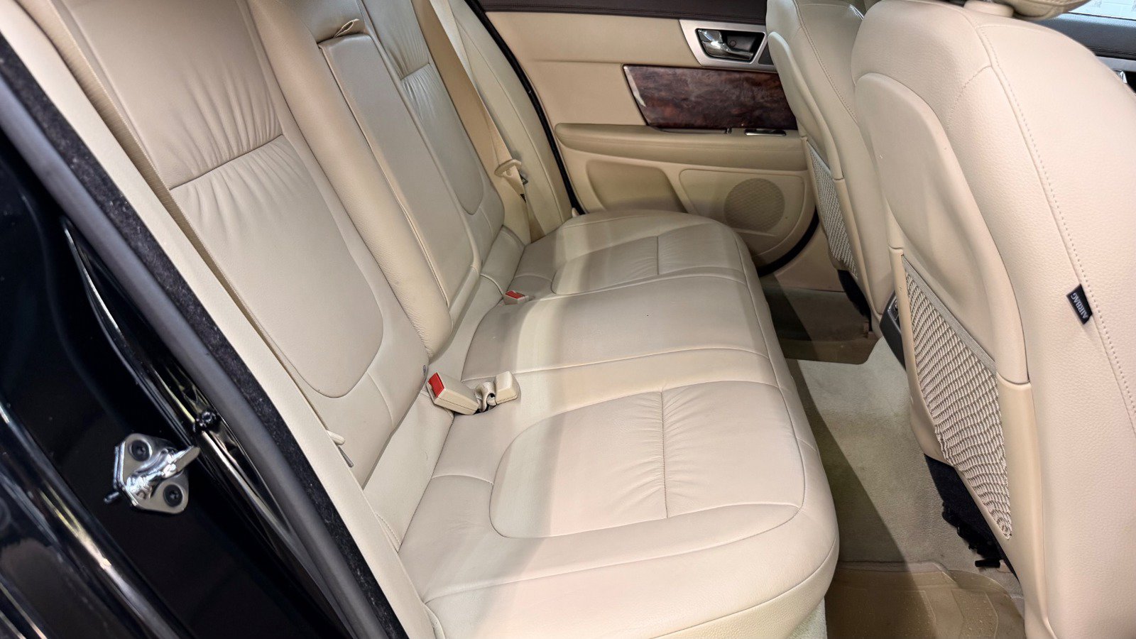Used 2011 Jaguar XF RWD image 29