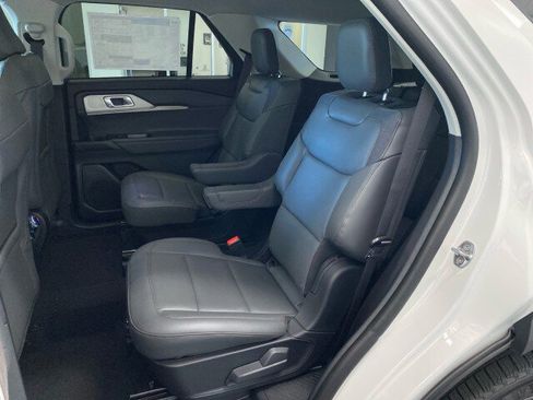 New 2025 Ford Explorer Active w/ Active Comfort Package image 11