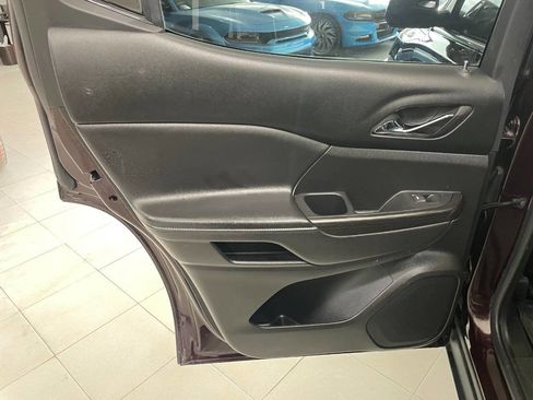 Used 2018 GMC Acadia SLT image 19