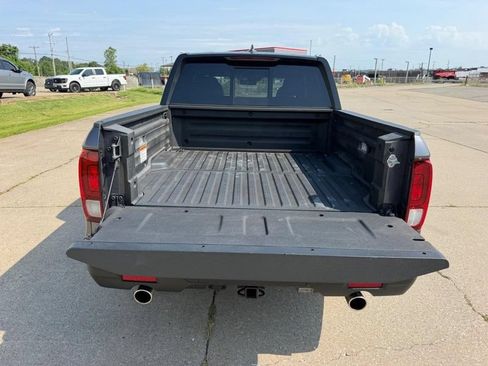 Used 2025 Honda Ridgeline TrailSport image 5