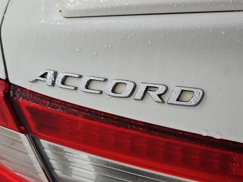 Used 2019 Honda Accord Sport image 12