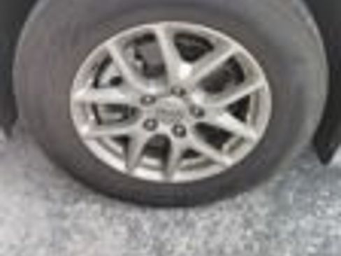 Used 2024 Chrysler Pacifica Touring-L FWD image 14