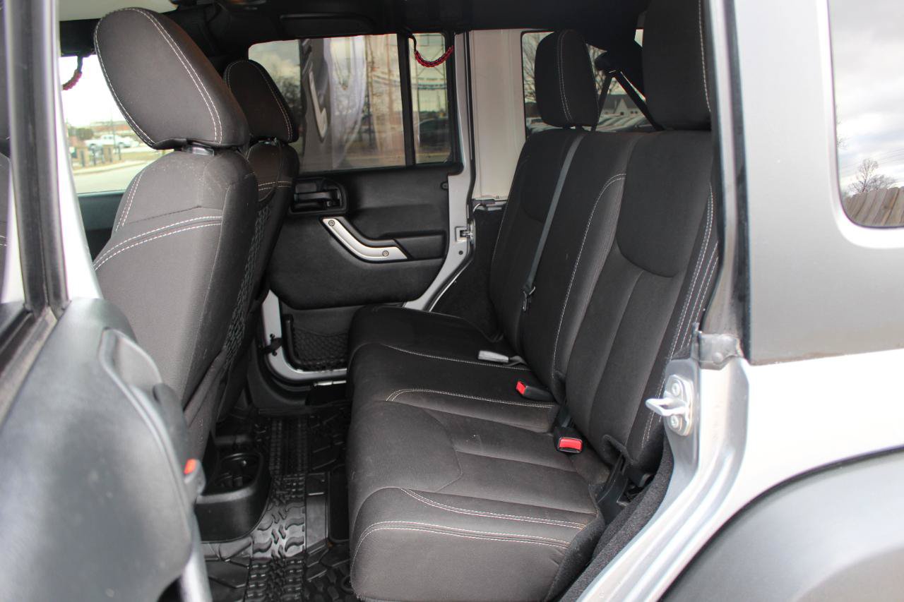 Used 2016 Jeep Wrangler Unlimited Rubicon AWD/4WD image 28