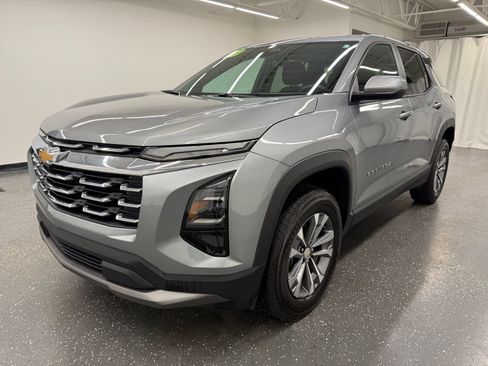 Used 2026 Chevrolet Equinox LT FWD image 4