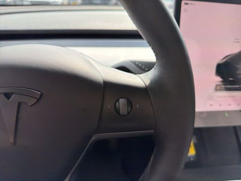 Used 2023 Tesla Model Y Long Range image 16