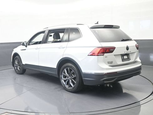 Used 2023 Volkswagen Tiguan SE FWD image 4