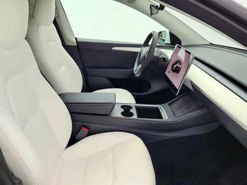 Used 2023 Tesla Model Y Long Range image 28