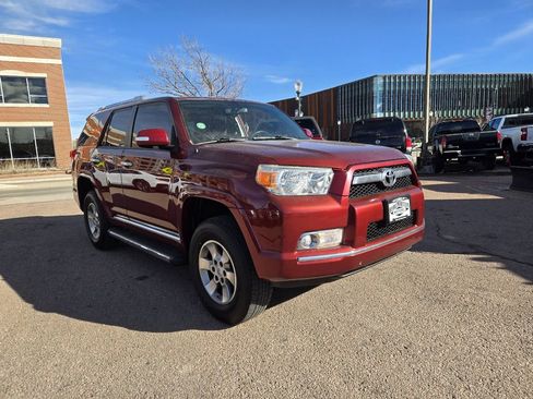 Used 2013 Toyota 4Runner SR5 image 2