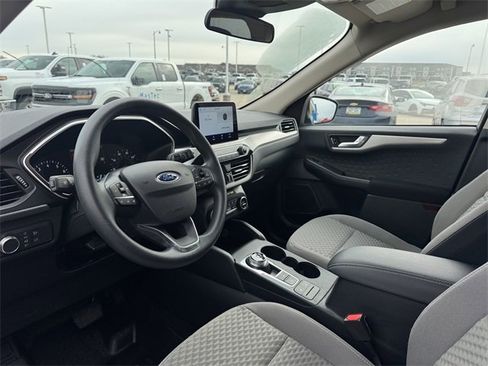 Used 2020 Ford Escape SE image 17